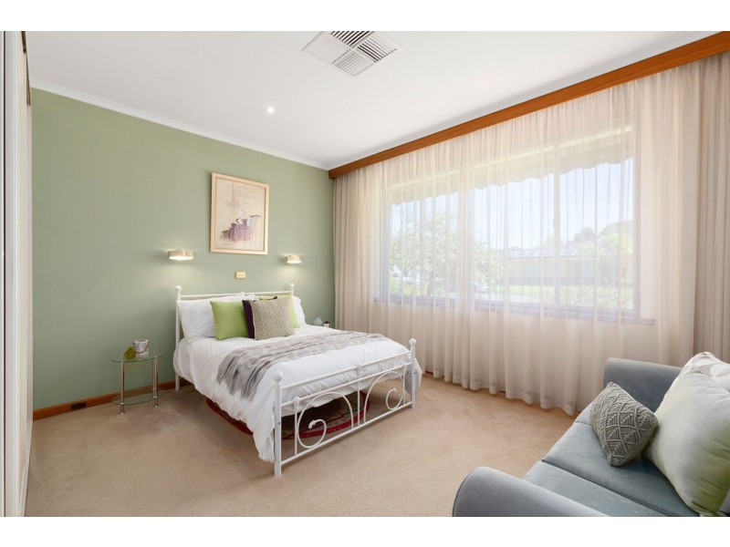 18 Old Drive, Novar Gardens SA 5040