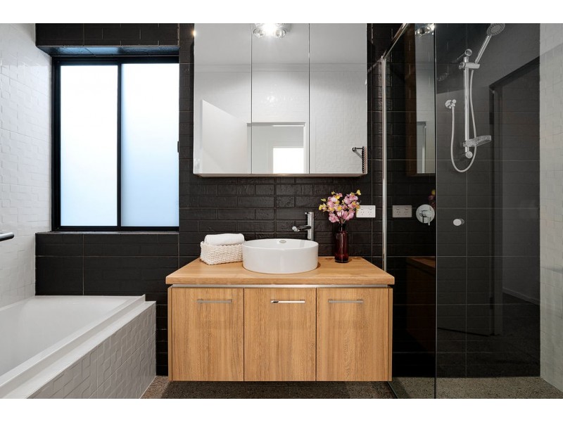 42 and 42A White Crescent, Seacombe Gardens SA 5047