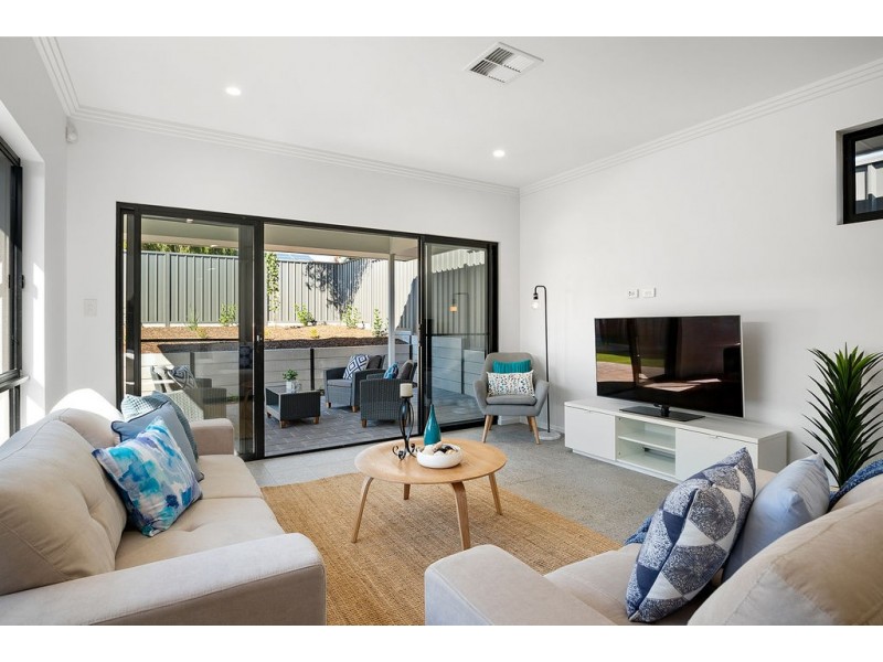 42 and 42A White Crescent, Seacombe Gardens SA 5047