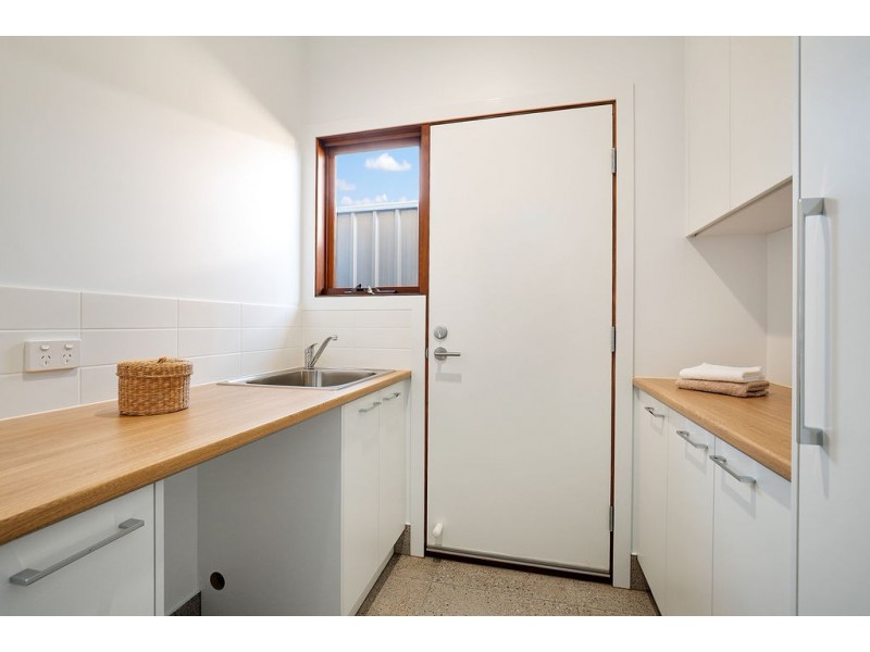 42 and 42A White Crescent, Seacombe Gardens SA 5047