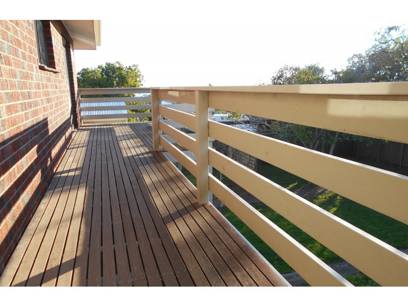 7 Falcon Court, Hallett Cove SA 5158