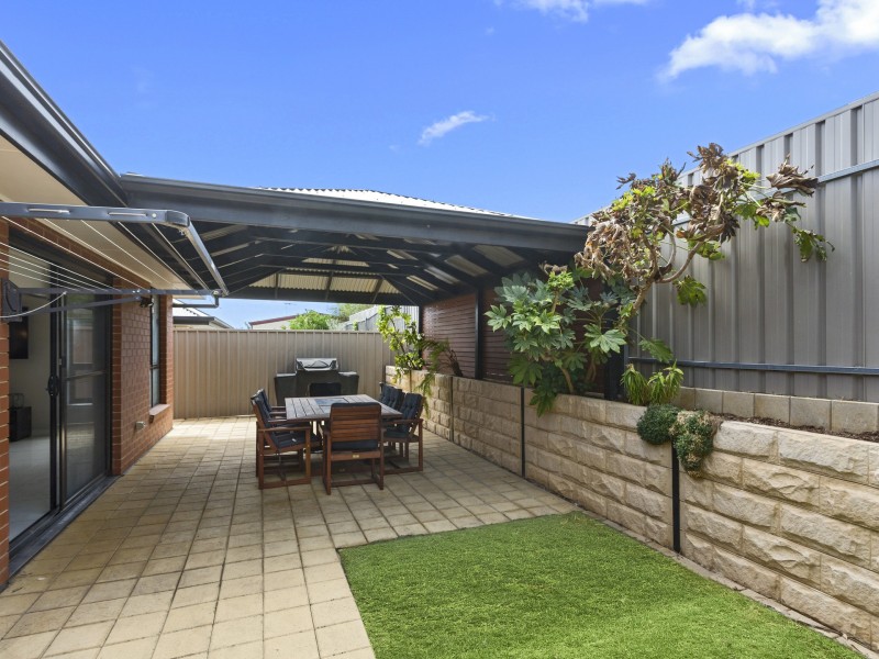 4 Golf Course Drive, Woodcroft SA 5162