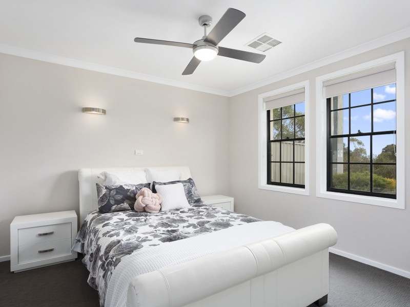 4 Golf Course Drive, Woodcroft SA 5162