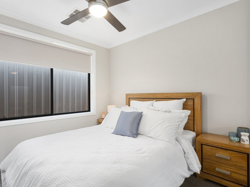 4 Golf Course Drive, Woodcroft SA 5162