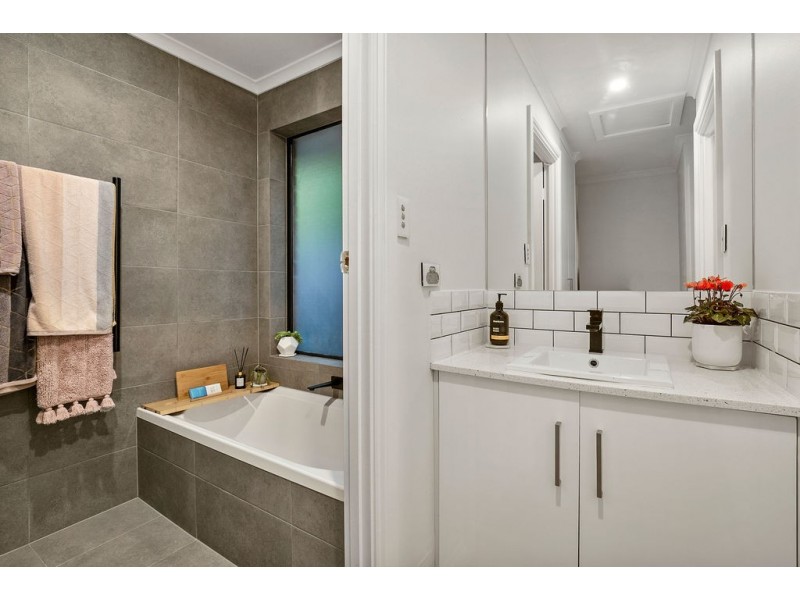 2/330A Diagonal Road, Sturt SA 5047