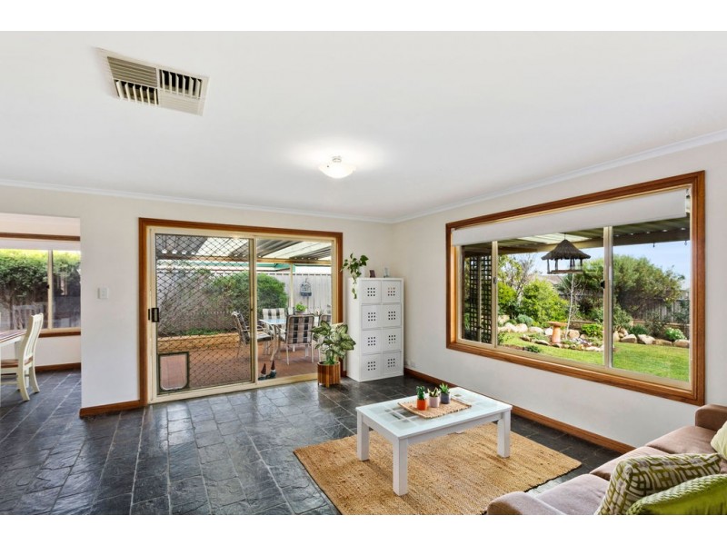 73 Lemon Road, Trott Park SA 5158