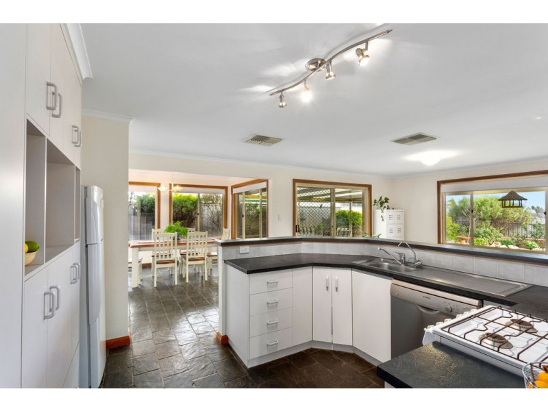 73 Lemon Road, Trott Park SA 5158