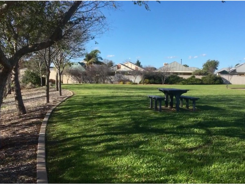 73 Lemon Road, Trott Park SA 5158