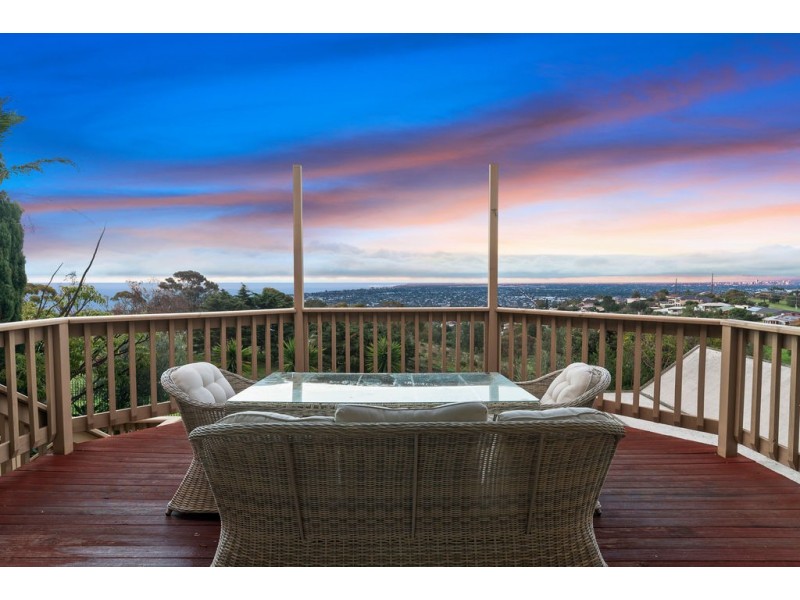 8 Gulfview Road, Seaview Downs SA 5049