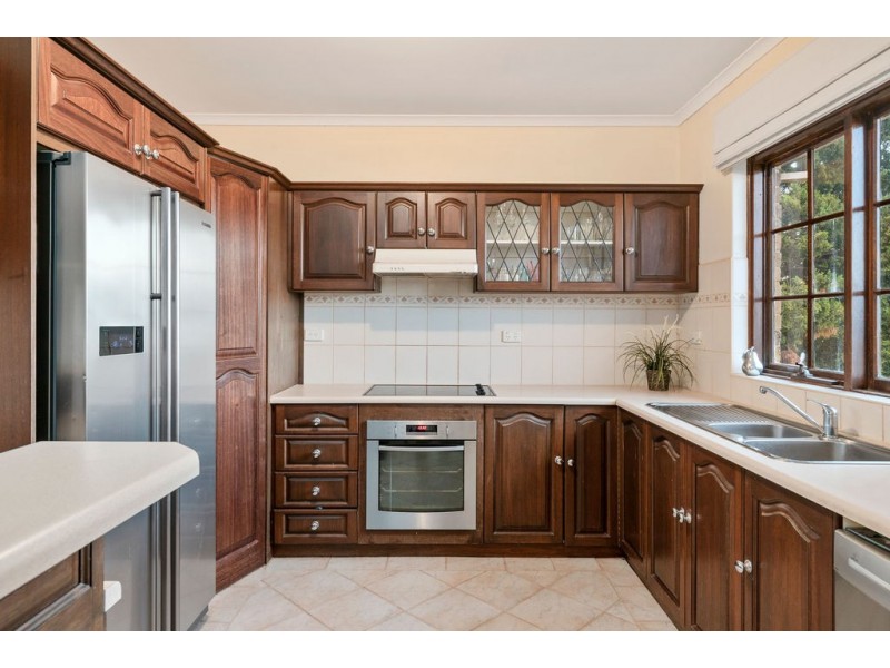 8 Gulfview Road, Seaview Downs SA 5049