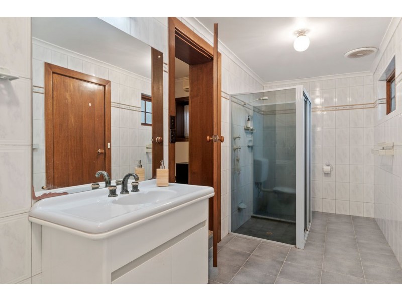 8 Gulfview Road, Seaview Downs SA 5049