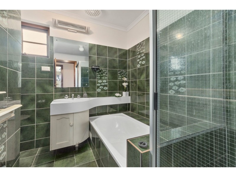 8 Gulfview Road, Seaview Downs SA 5049