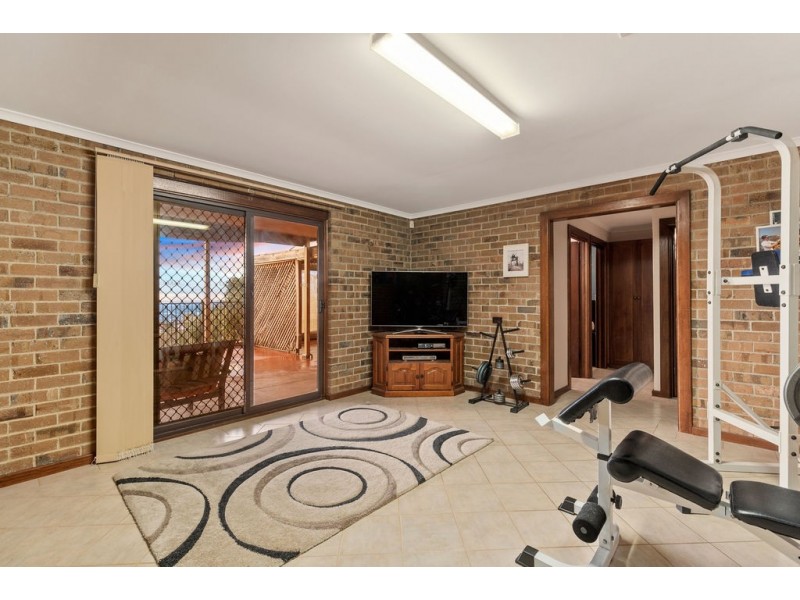 8 Gulfview Road, Seaview Downs SA 5049