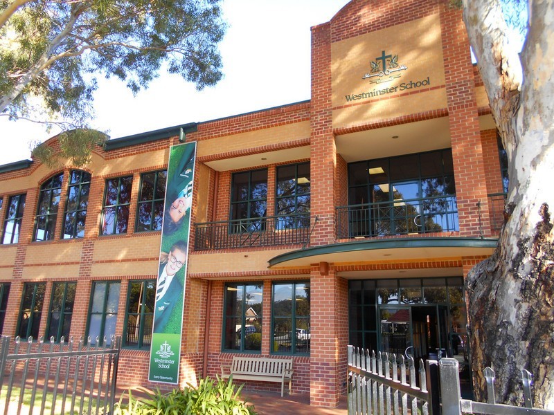 9 Clyde Street, Marion SA 5043