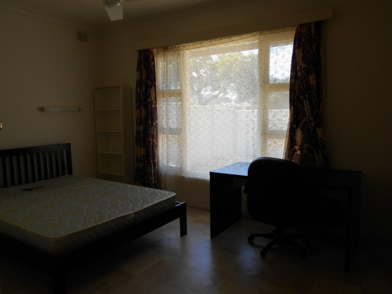 4 Tudor Avenue, Clovelly Park SA 5042