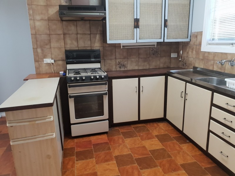 17 Barnabas Crescent, Christie Downs SA 5164