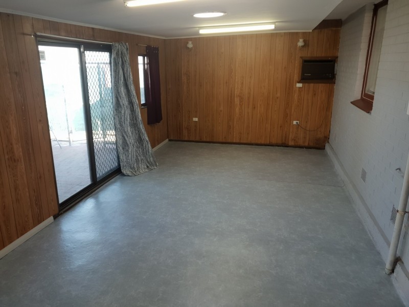 17 Barnabas Crescent, Christie Downs SA 5164