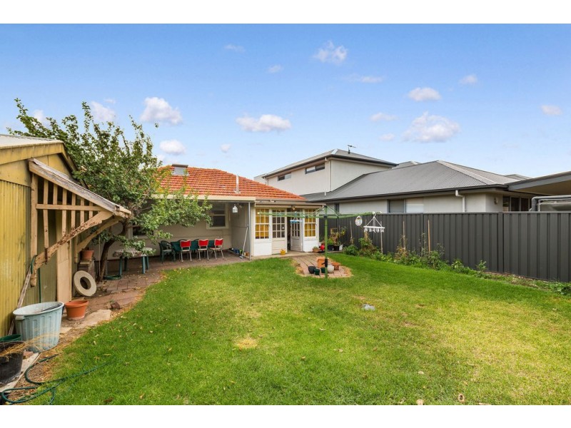 16 Darling Street, Sturt SA 5047