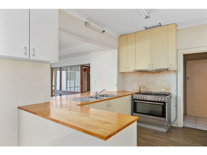 4 Tudor Avenue, Clovelly Park SA 5042