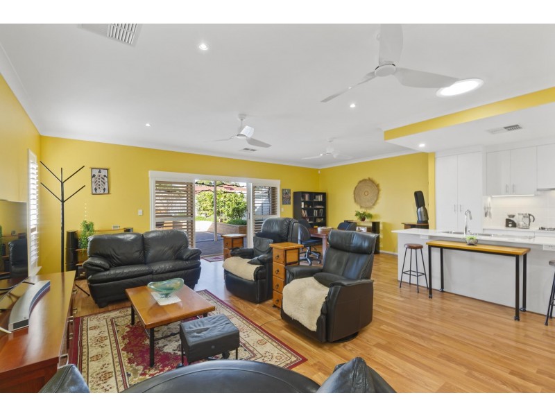 12A Parsons Grove, Park Holme SA 5043