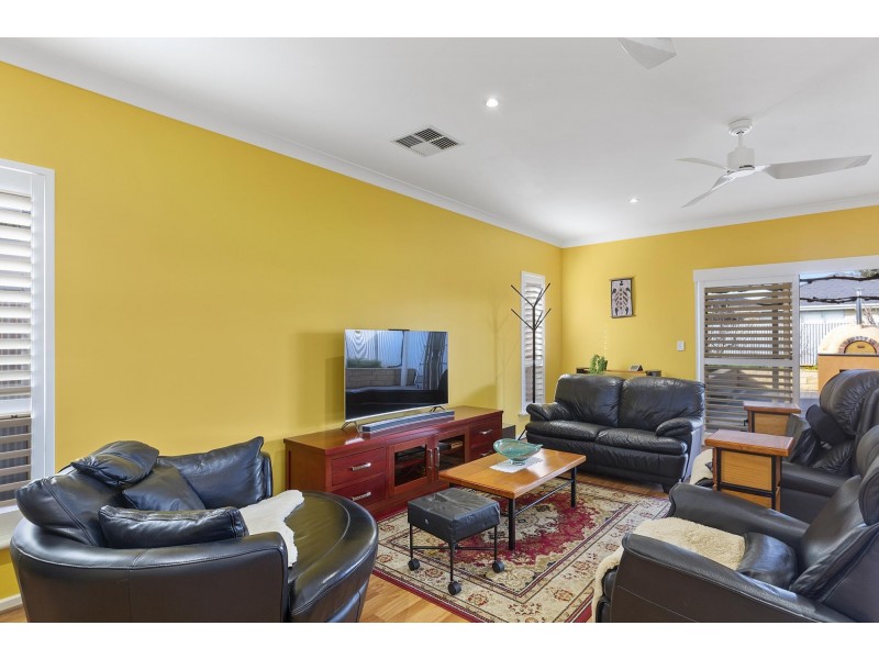 12A Parsons Grove, Park Holme SA 5043