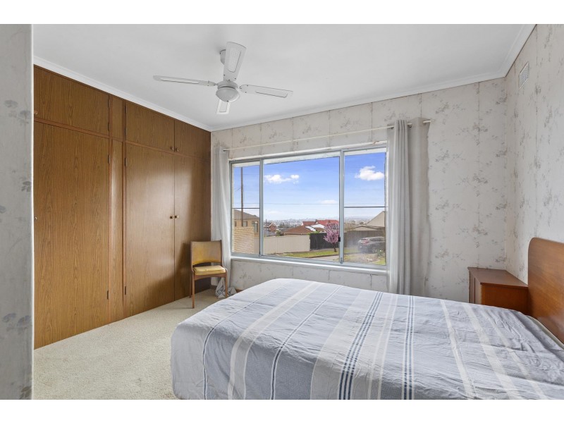 5 Basten Avenue, Seaview Downs SA 5049