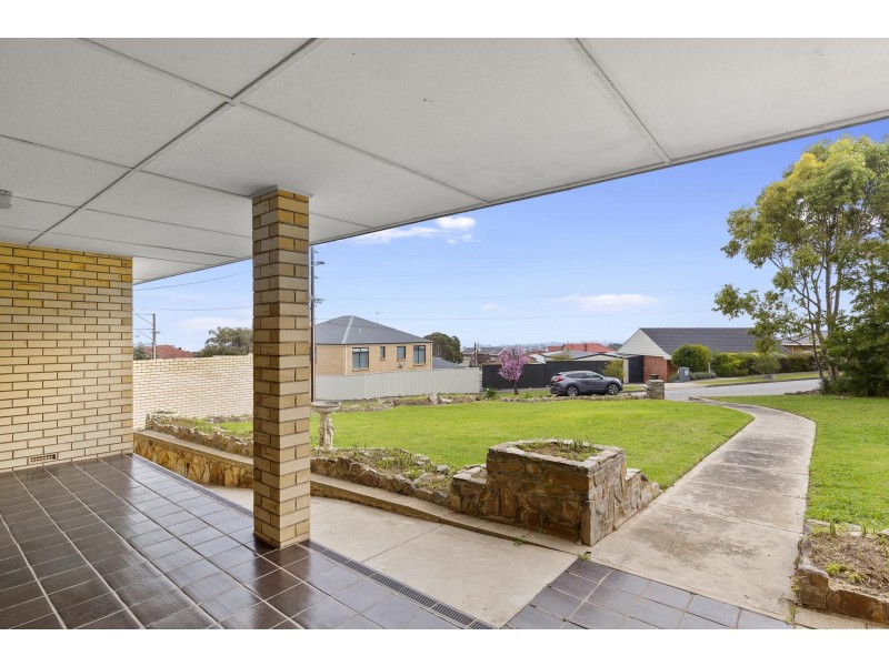 5 Basten Avenue, Seaview Downs SA 5049