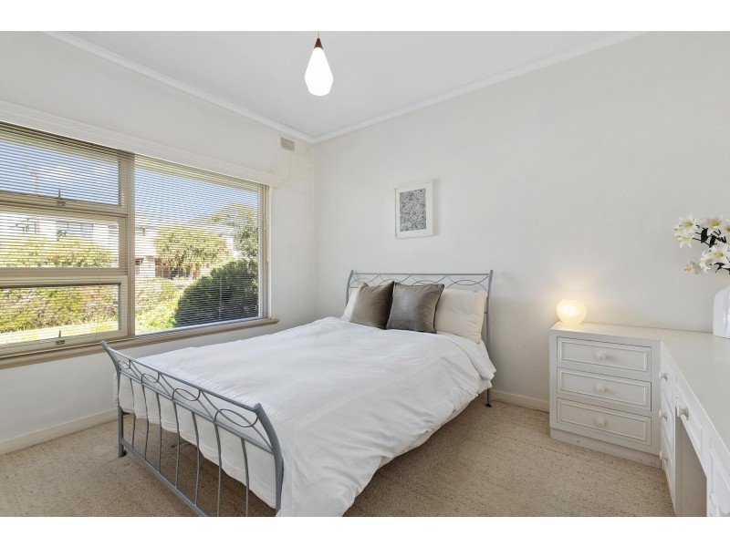 11 Oliphant Avenue, Oaklands Park SA 5046