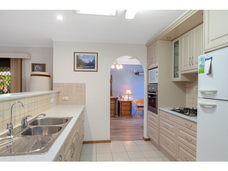 22 Darwendale Street, Huntfield Heights SA 5163