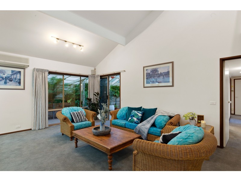 21 Hedgegrow Crescent, Hallett Cove SA 5158