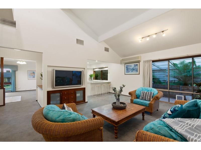 21 Hedgegrow Crescent, Hallett Cove SA 5158