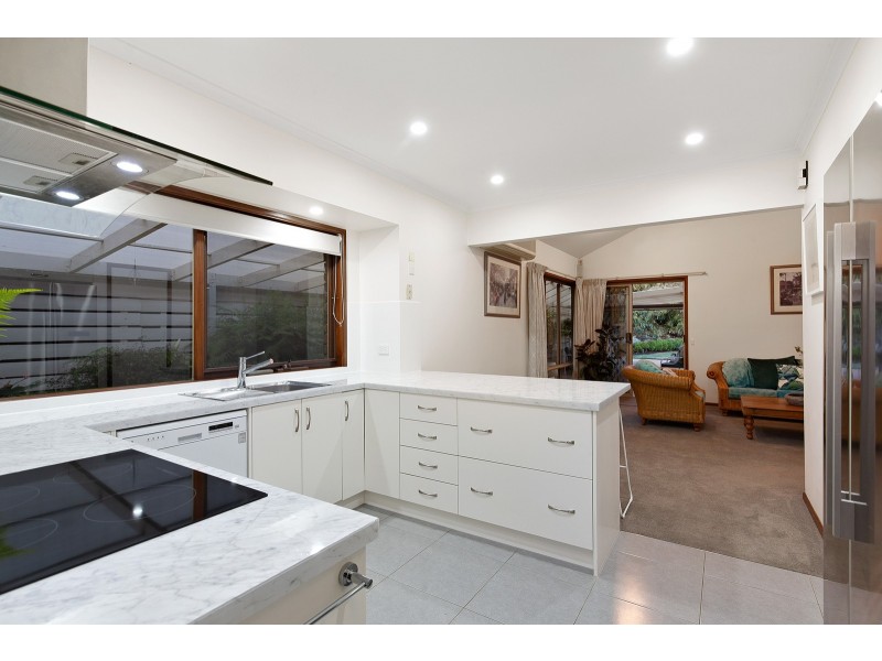 21 Hedgegrow Crescent, Hallett Cove SA 5158