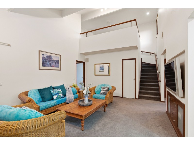 21 Hedgerow Crescent, Hallett Cove SA 5158