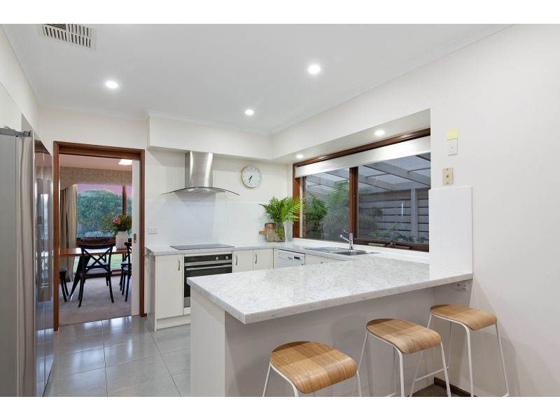 21 Hedgerow Crescent, Hallett Cove SA 5158