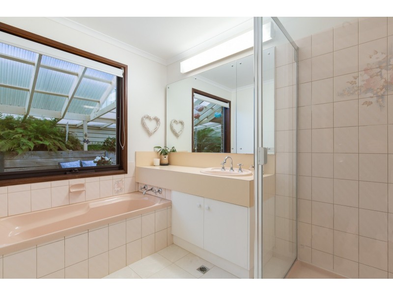 21 Hedgerow Crescent, Hallett Cove SA 5158