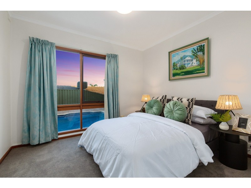 21 Hedgerow Crescent, Hallett Cove SA 5158