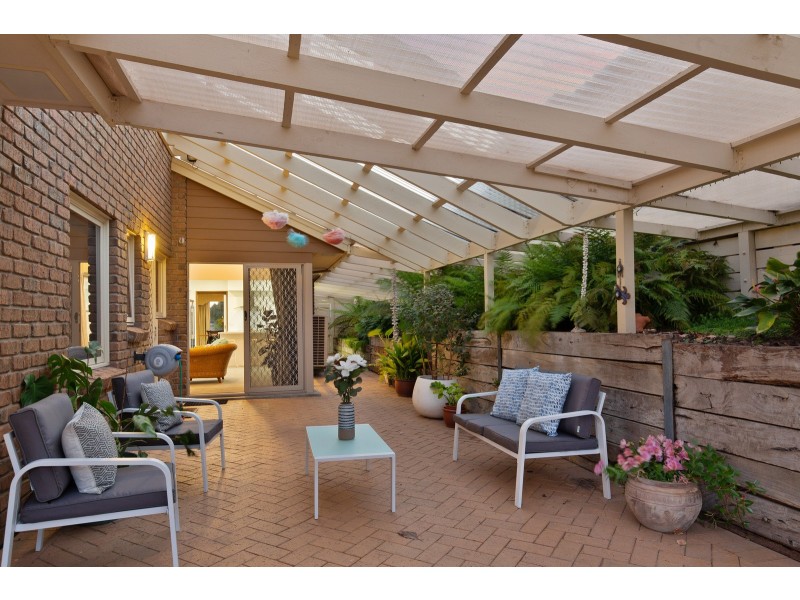 21 Hedgerow Crescent, Hallett Cove SA 5158