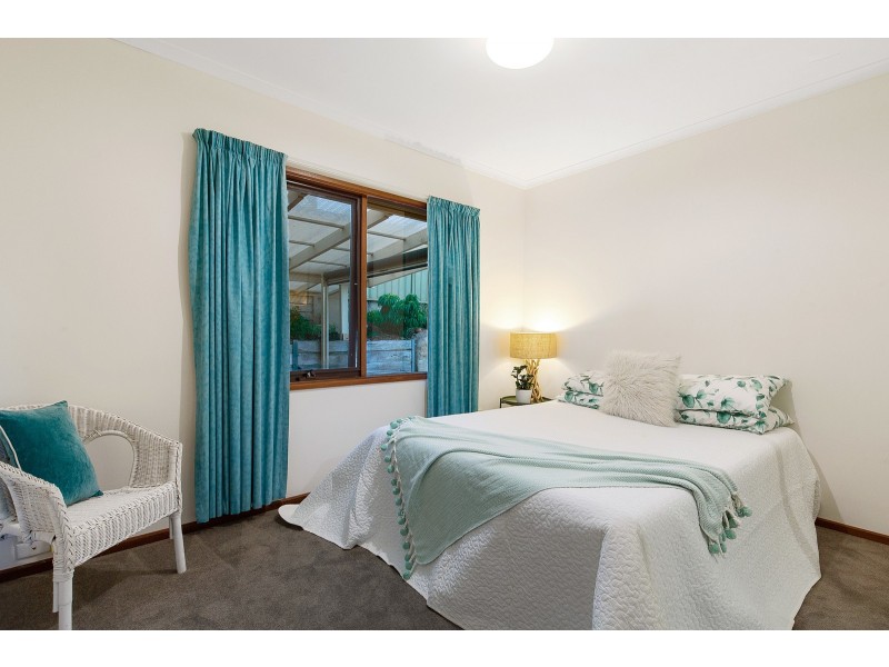 21 Hedgerow Crescent, Hallett Cove SA 5158