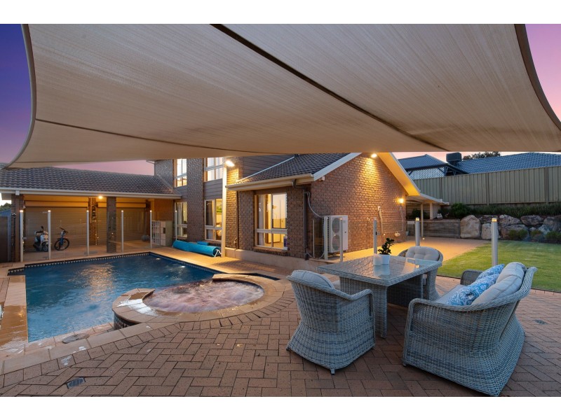 21 Hedgerow Crescent, Hallett Cove SA 5158