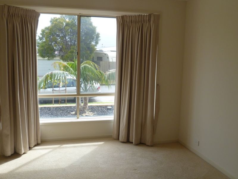 52A White Crescent, Seacombe Gardens SA 5047