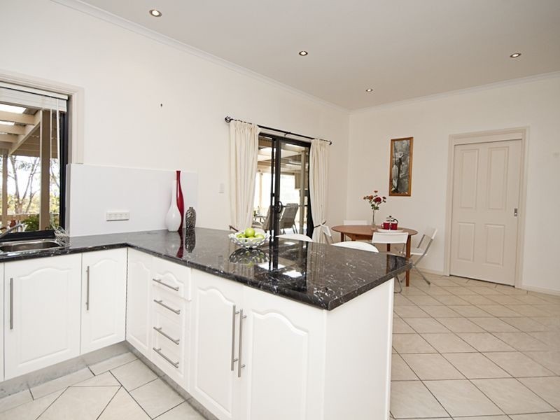 24 Melaleuca Drive, Athelstone SA 5076