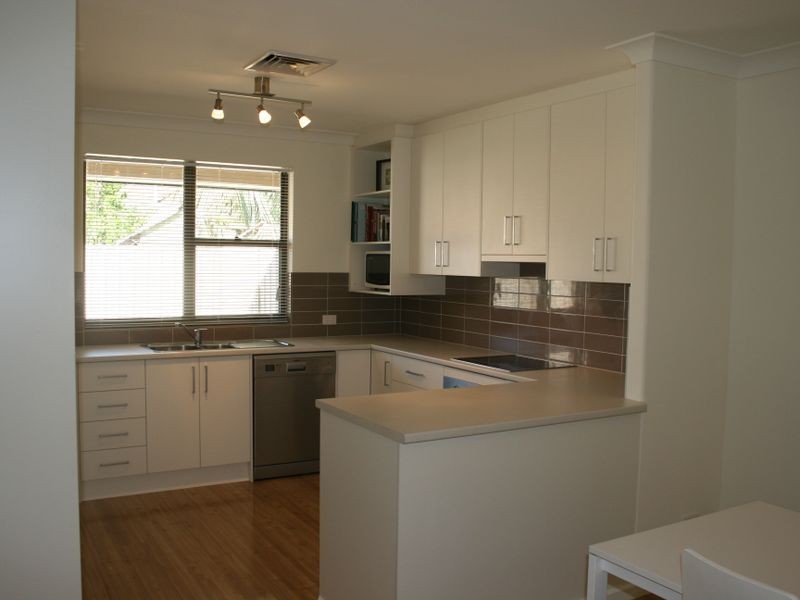 2/5 Strathmore Tce, Brighton SA 5048