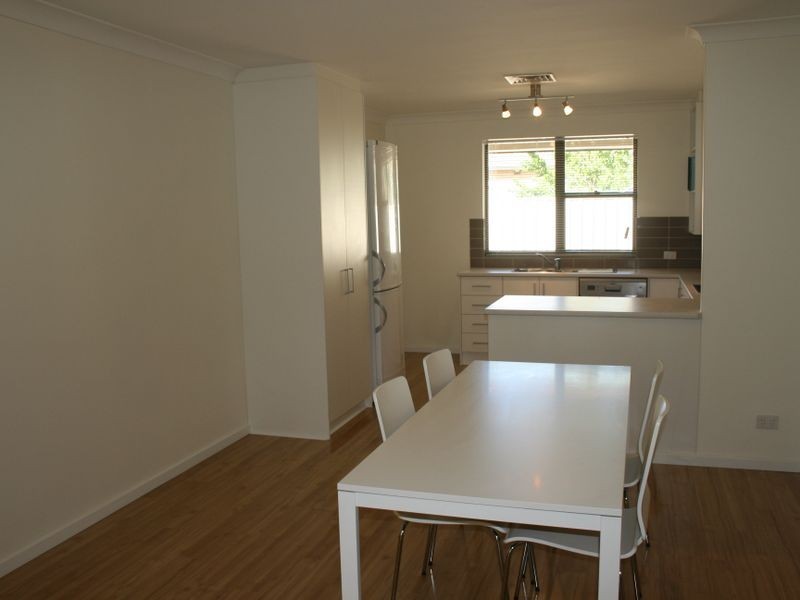 2/5 Strathmore Tce, Brighton SA 5048
