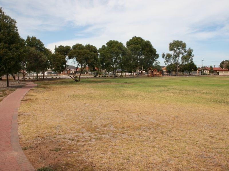 9 Lowe Street, Royal Park SA 5014