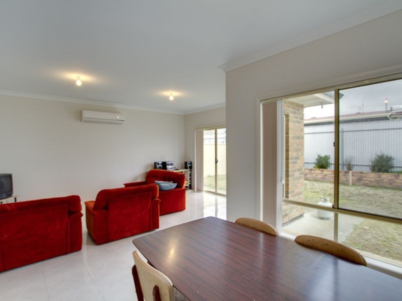 8A White Cresent, Seacombe Gardens SA 5047