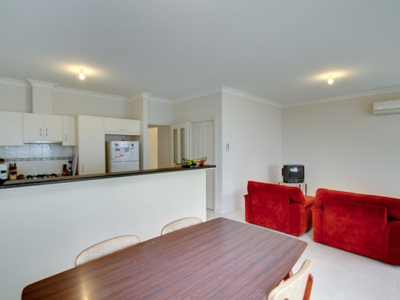 8A White Cresent, Seacombe Gardens SA 5047