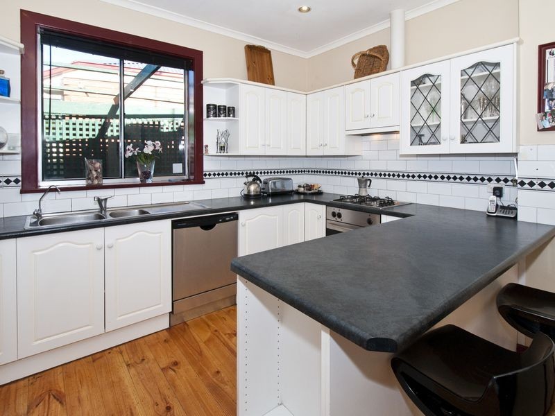 21 Ballara Avenue, Warradale SA 5046