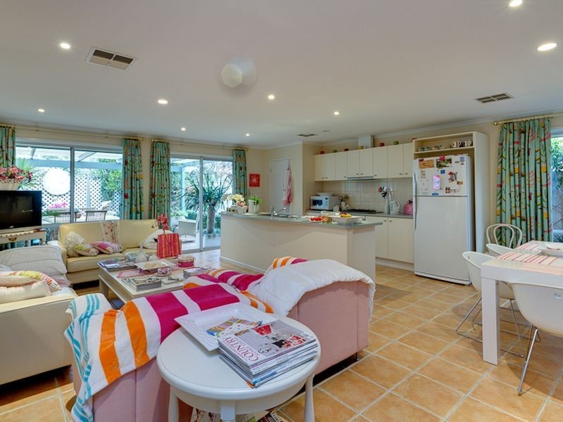 1 Maesbury Circuit, Sturt SA 5047