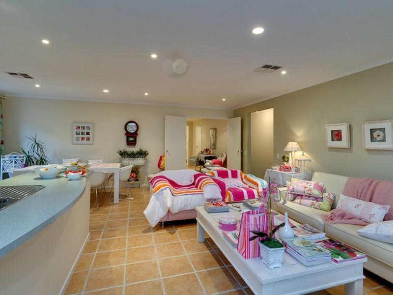 1 Maesbury Circuit, Sturt SA 5047