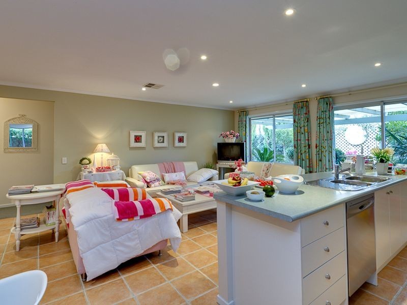 1 Maesbury Circuit, Sturt SA 5047